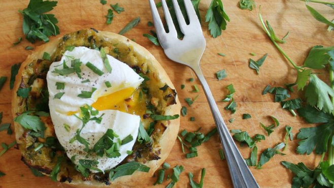 Herby Poached Egg On A Spring Onion & Chèvre Tartlet